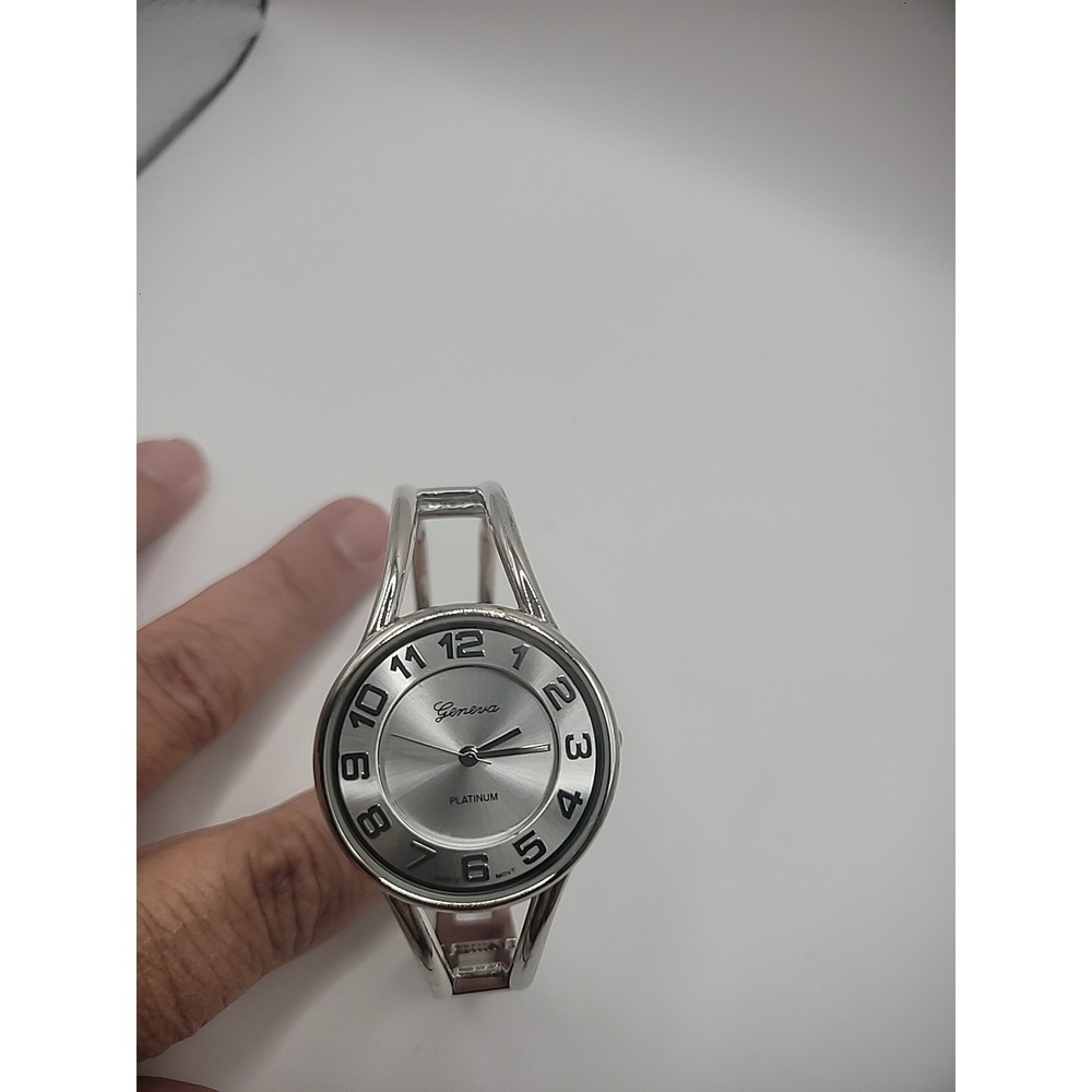 Vintage‎ Geneva Platinum Wristwatch Silver Tone Bracelet Bangle Jewelry Costume